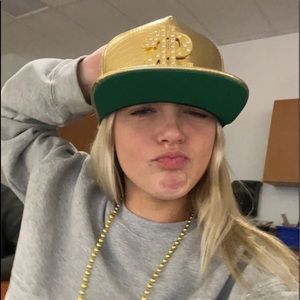 Meet your Posher, Bella